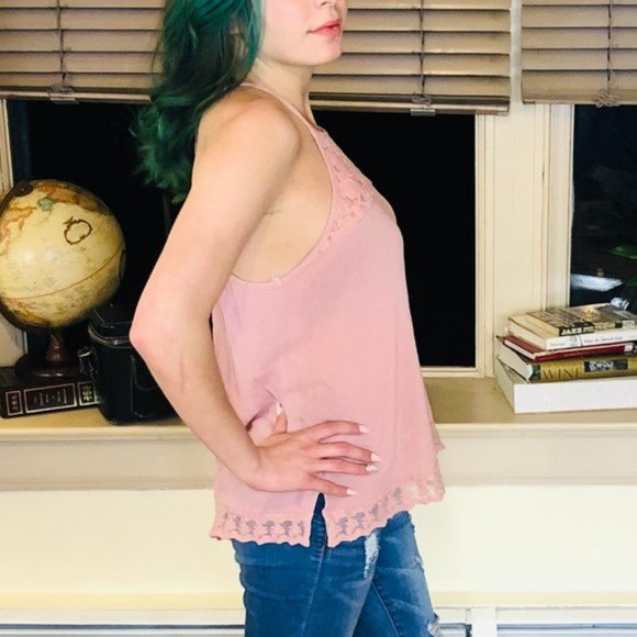 FOREVER 21 Baby Pink Lace Front Camisole GUC! - Picture 3 of 5